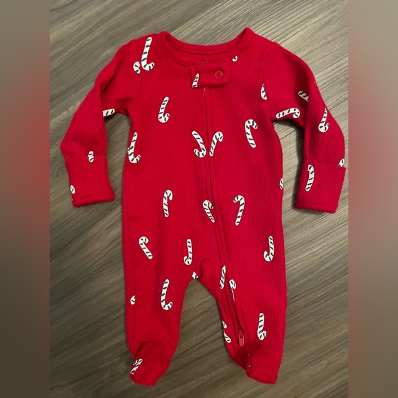 Carter's Red One Piece Footies with Long Sleeves and Candy Cane Pattern newborn - Picture 1 of 4